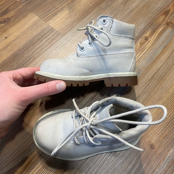 4/$16 Timberland Toddler Boots - Picture 5 of 9